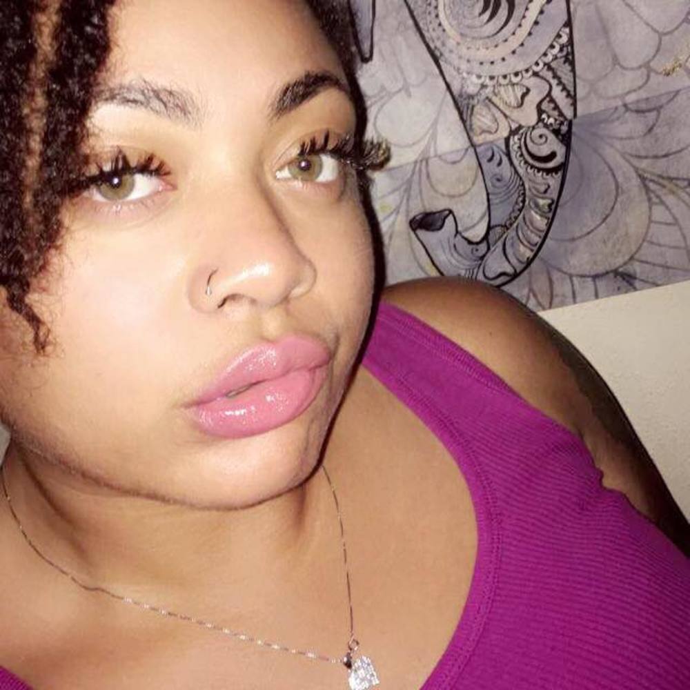 Meet your Posher, Clarissa